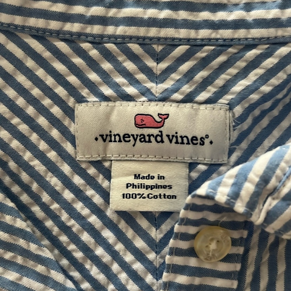 Women’s vineyard vines sear sucker short sleeve top